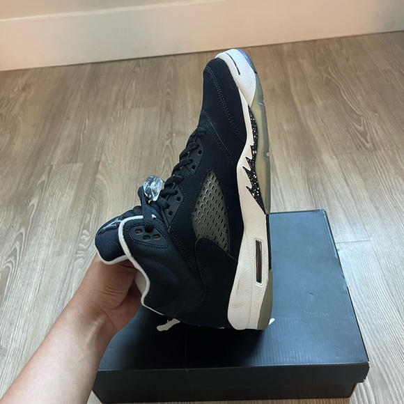 Air Jordan 5 - Oreos. Size 7 in youth. - Picture 7 of 8